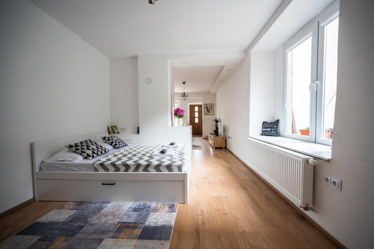 Modern Studio Apartment In The Old Town سراييفو المظهر الخارجي الصورة